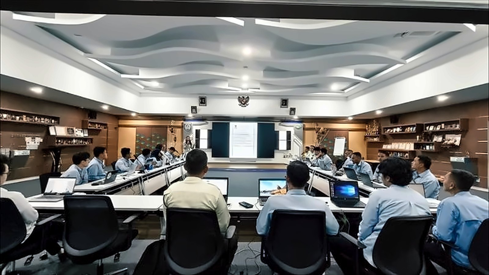 Working session in a meeting room