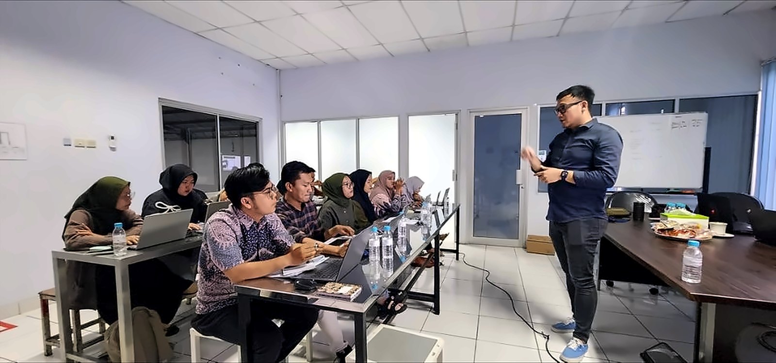 Presentation session with the client's team